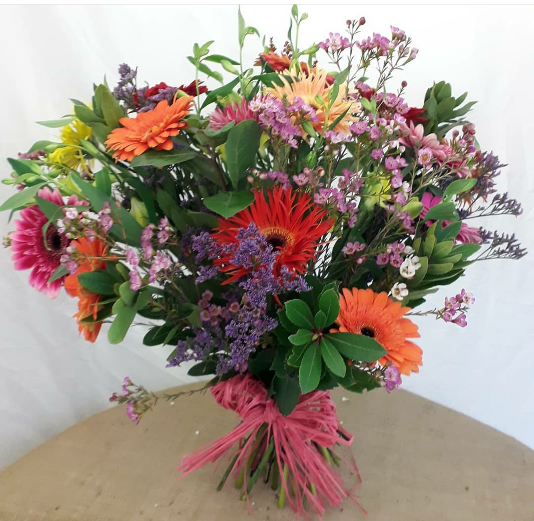 Designers Choice Daisychain Flowers Kinsale